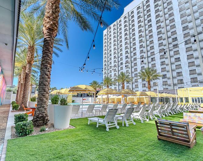 OYO Hotel and Casino Las Vegas - Außenansicht