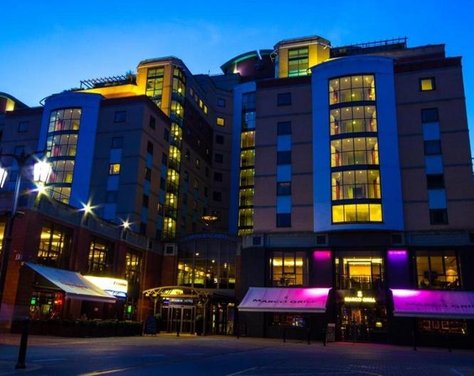 Copthorne Hotel at Chelsea Football Club - Außenansicht