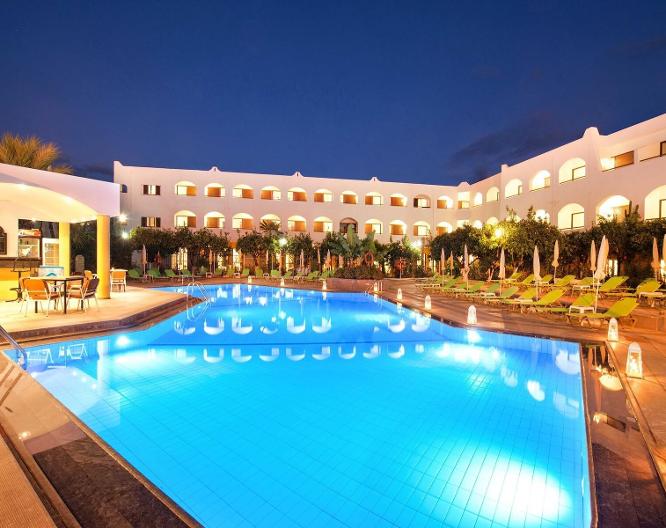 Malia Holidays Hotel - Außenansicht