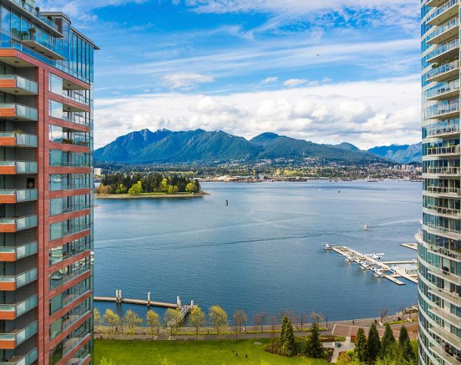 Pinnacle Hotel Vancouver Harbourfront - Außenansicht
