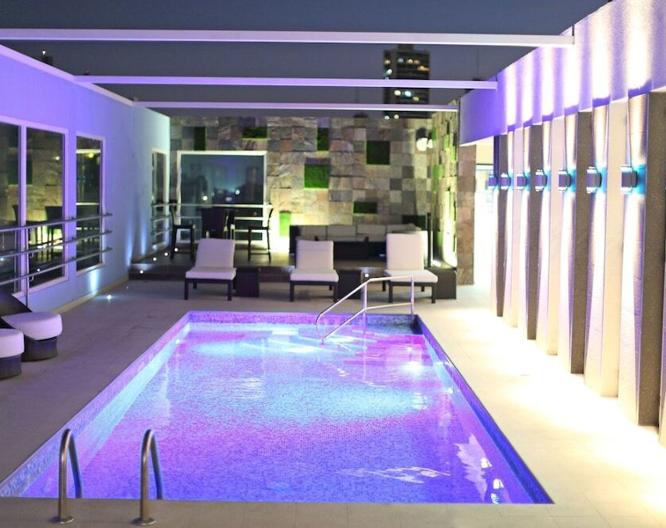 Hampton by Hilton Panama - Piscine