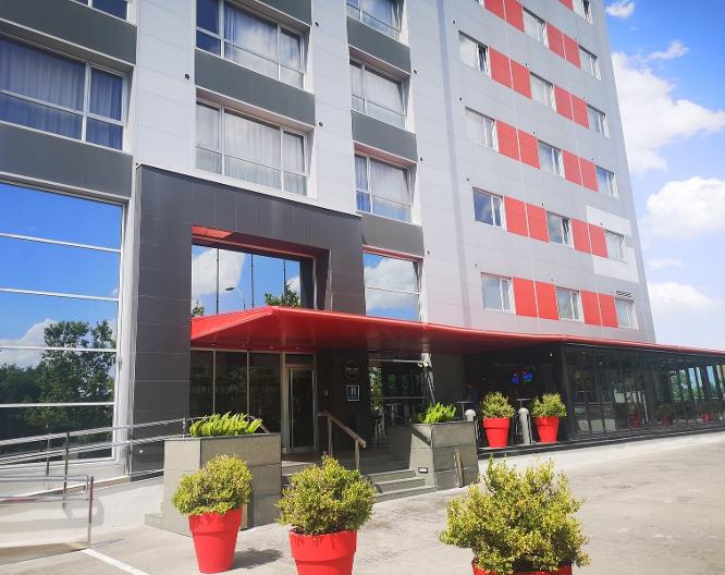 Vértice Roomspace Madrid - Außenansicht