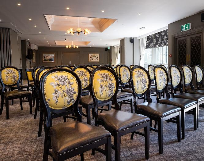 The Bridge Greenford - Ausstattung