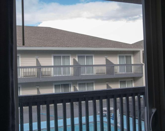 Howard Johnson by Wyndham Portland Airport - Außenansicht