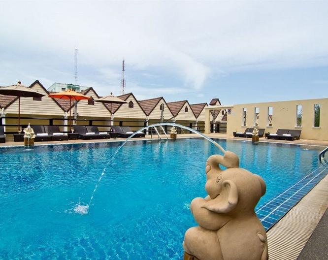 Golden Sea Pattaya Hotel - Außenansicht
