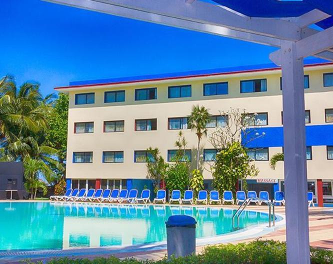 Hotel Club Tropical - Außenansicht