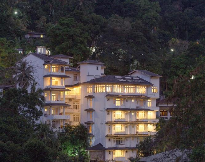 Oak Ray Serene Garden Hotel - Außenansicht