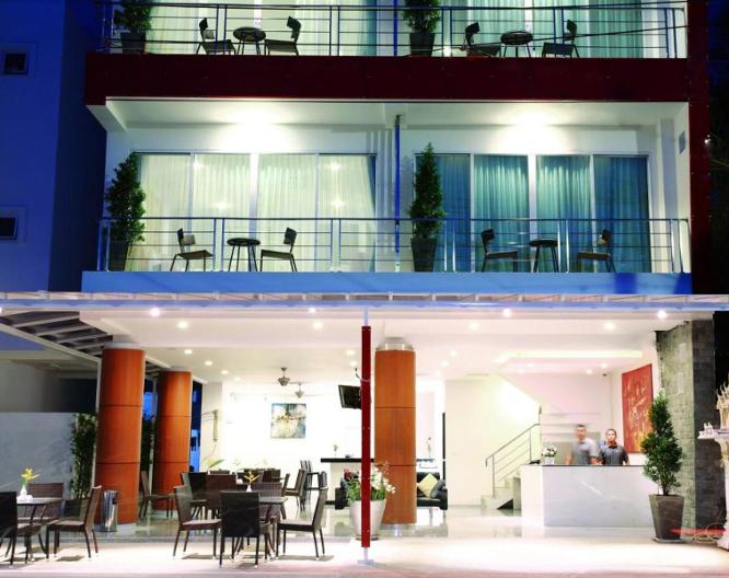 One World One Home Naiharn Hotel - Außenansicht