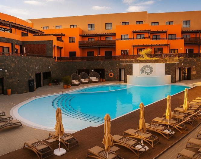 Arena Castillo Apartments - Piscine