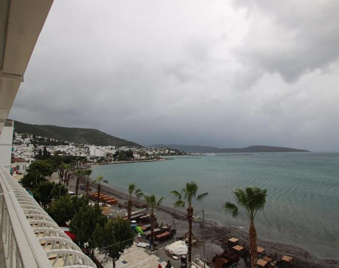 Artemis Hotel - Außenansicht