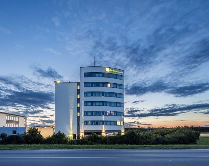 Holiday Inn Express München-Messe - Außenansicht