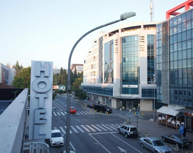 Hotel Bojatours - Außenansicht