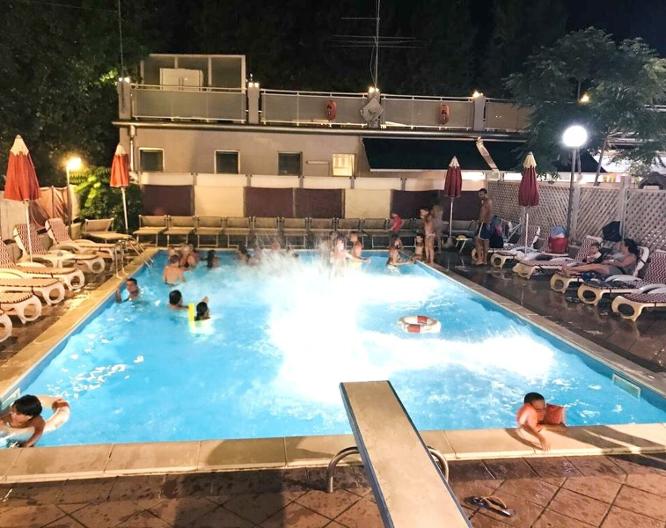 Hotel Due Mari - Pool