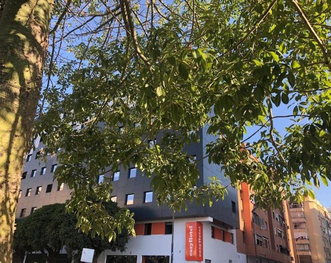 Easyhotel Malaga City Centre - Außenansicht
