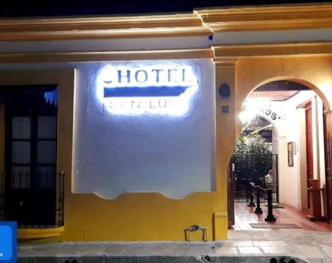 Hotel San Luis - Außenansicht