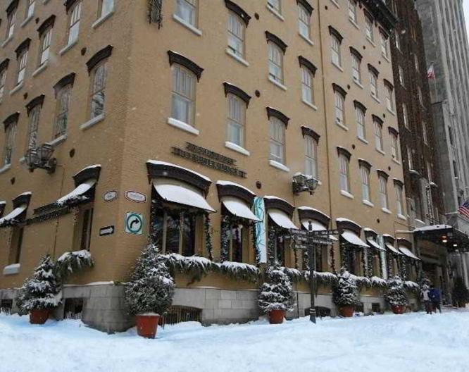 Hotel Clarendon - Außenansicht