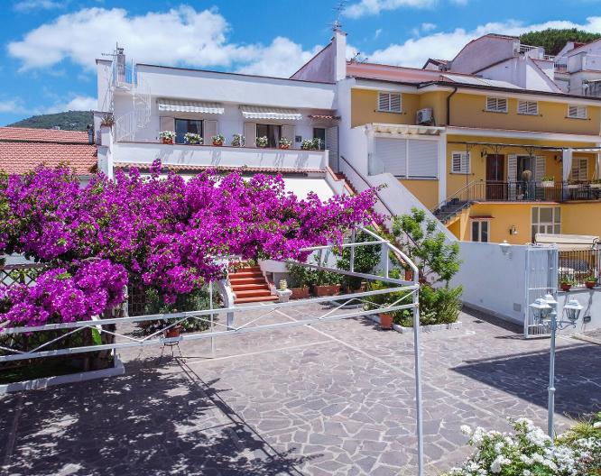 Villa Iolanda - Außenansicht