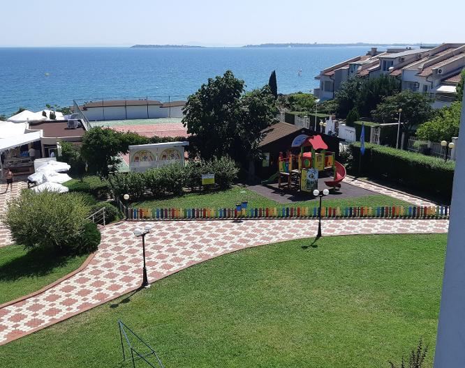 Hotel Sineva Beach - Außenansicht