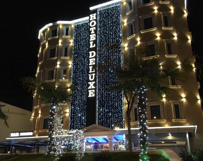 Hotel Deluxe - Außenansicht