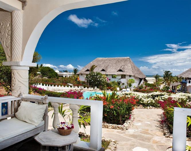 Jacaranda Beach Resort - Außenansicht