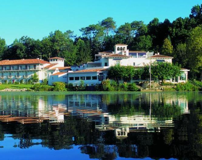 Chateau de Brindos - Außenansicht