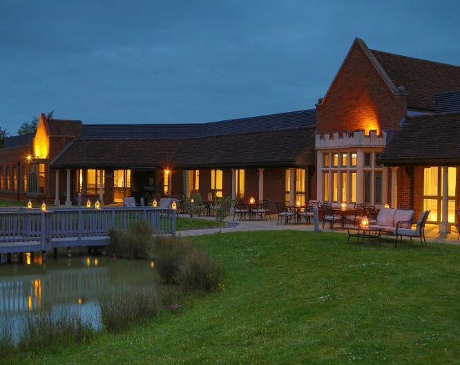 Cambridge Belfry Hotel & Spa - Außenansicht