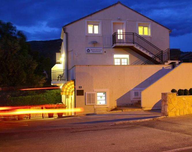 Bacan Serviced Apartments - Außenansicht
