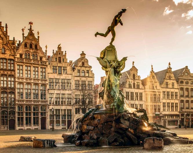 Novotel Antwerpen - Außenansicht
