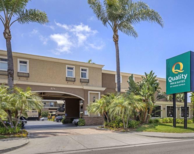 Quality Inn & Suites Maingate - Außenansicht