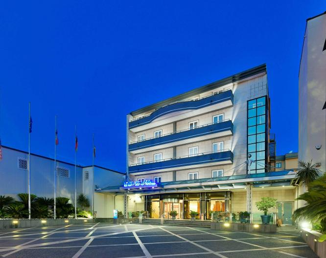 Best Western Hotel Ferrari - Außenansicht