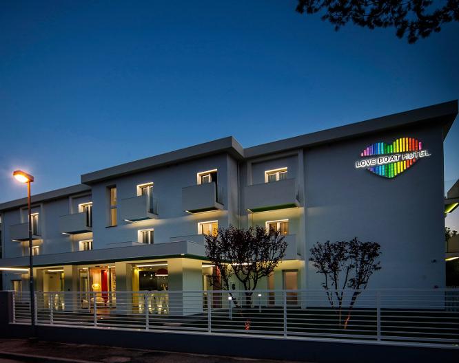 Hotel Love Boat - Außenansicht