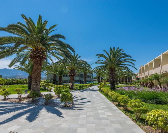 Sandy Beach Hotel - Außenansicht