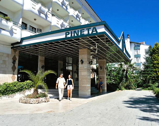 Pineta Club - Außenansicht