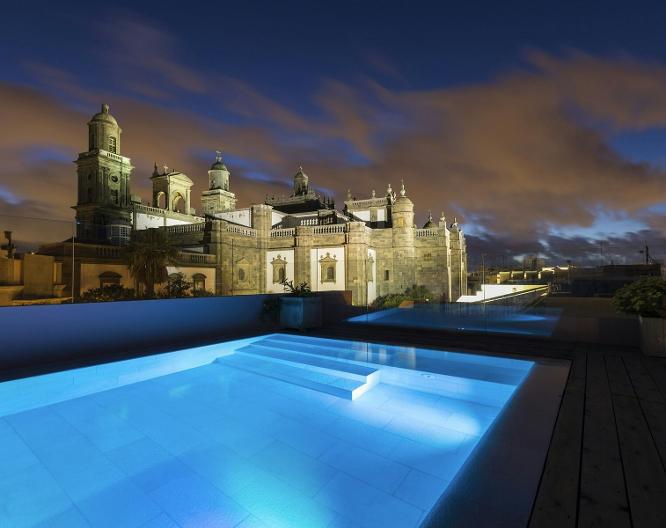 Hotel Veintiuno - Pool