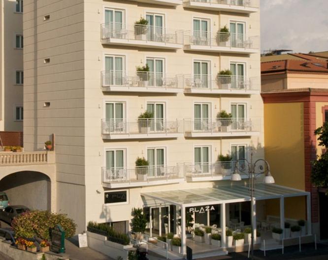 Plaza - Außenansicht
