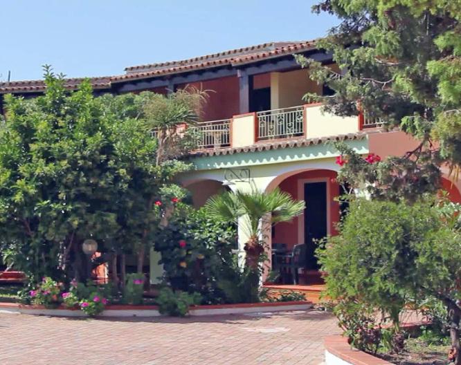 Nicolaus Club Quattro Lune Resort - Außenansicht