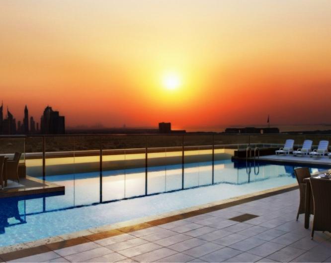 Park Regis Kris Kin Hotel - Pool