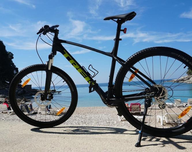 Historic Plaza Varos - Strand