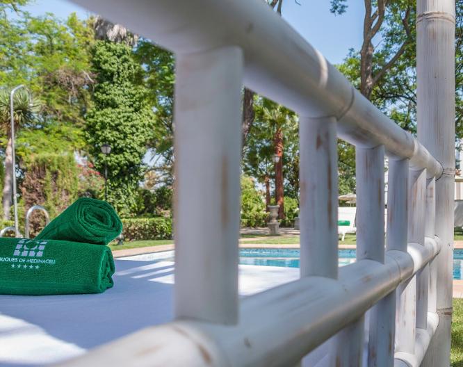 Hotel Duques de Medinaceli - Außenansicht