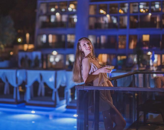 Orka Cove Hotel Penthouse & Suites - Außenansicht