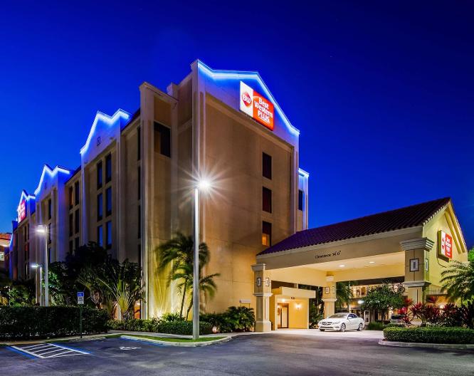 Best Western Plus Kendall Hotel & Suites - Außenansicht