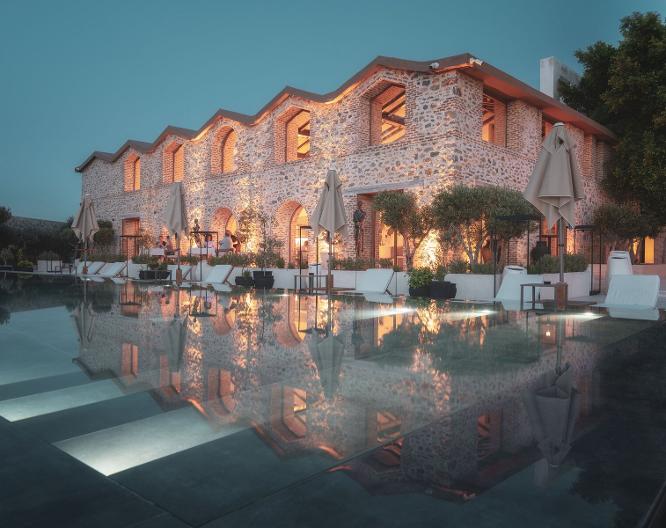 Ruins Hotel - Außenansicht