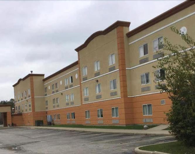 Ramada Glendale Heights/Lombard - Außenansicht