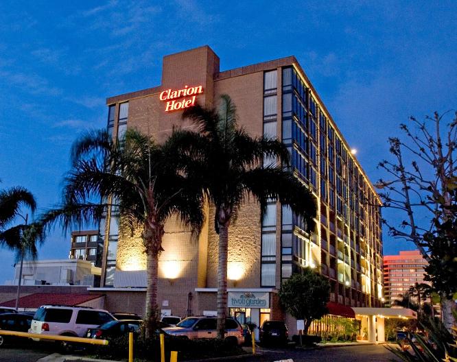 Clarion Hotel Anaheim Resort - Außenansicht