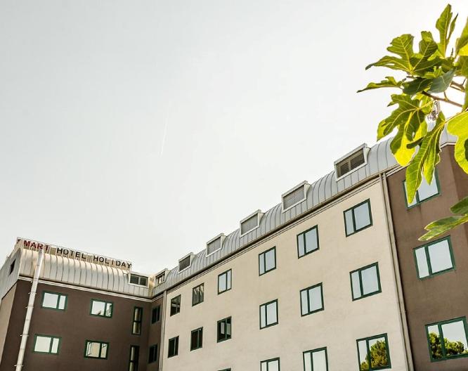 Smart Hotel Holiday - Außenansicht