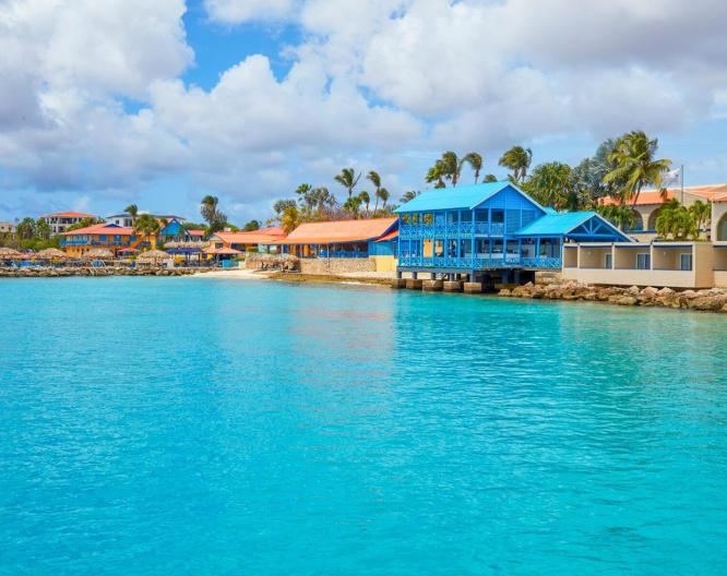 Divi Flamingo Beach Resort - Außenansicht