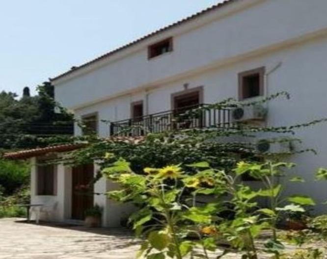 Alekos Rooms and Apartments - Außenansicht