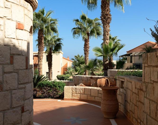 Asterias Village Resort - Außenansicht