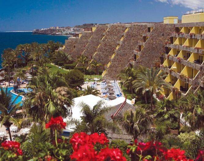 Blue Bay Beach Club - Außenansicht