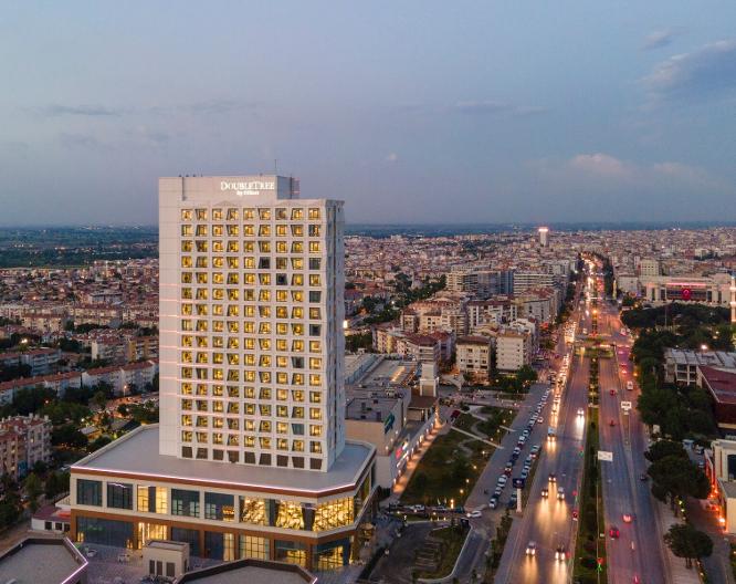 DoubleTree by Hilton Lyon Eurexpo - Außenansicht